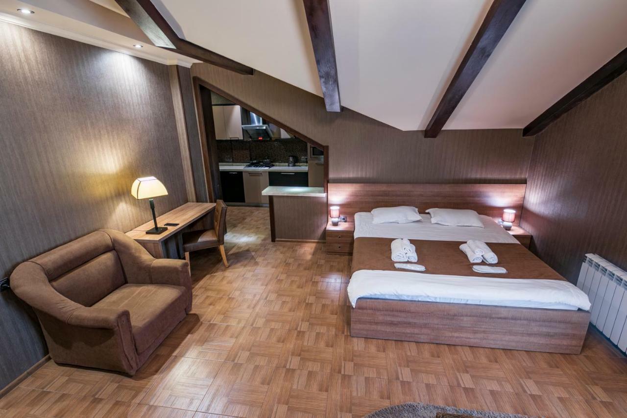 Hotel Ikalto Tbilisi Buitenkant foto
